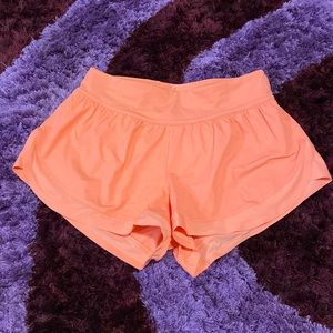 Lululemon Calm Tides Shorts HR 2.5 Raspberry Cream 4